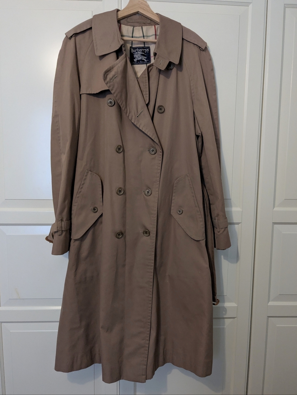 Men's Classic Burberry Tan Trench Coat